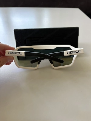 NEU react rev Sportbrille   selbsttönend   weiß   polarisiert Bild 4