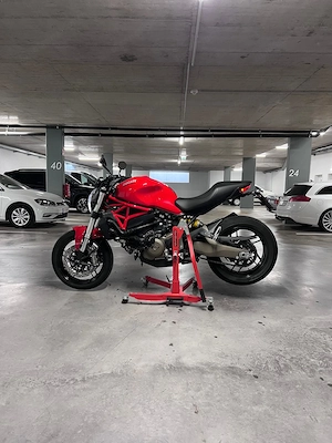 Ducati Monster 821 Bild 3
