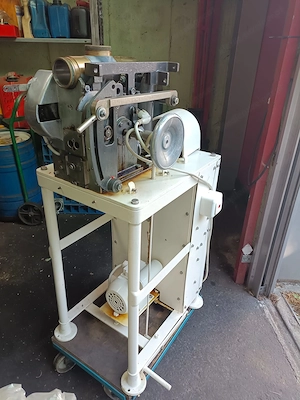 Tuben-Füllmaschine für Alu-Tuben zu verkaufen Bild 4
