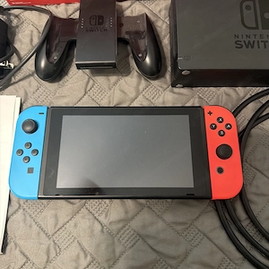 Nintendo Switch 1 32GB Console Bundle Neon Red Blue JoyCons W  OEM Dock + Cords Bild 2