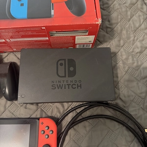 Nintendo Switch 1 32GB Console Bundle Neon Red Blue JoyCons W  OEM Dock + Cords Bild 3