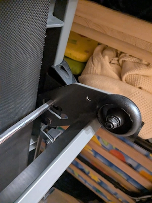 Platzsparendes Laufband mit Neigungseinstellung Proteus MTM-5600 Bild 2