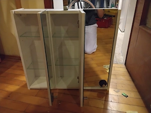 Verkaufe Spiegelschrank  Bild 2