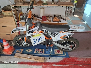 Kinder  Elekro Motorrad.
