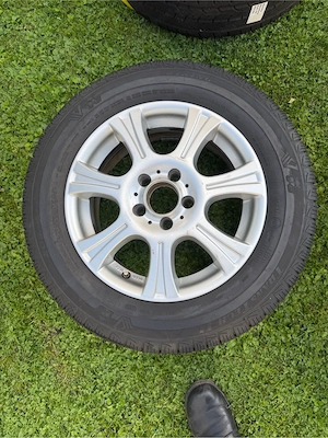 Alufelgen mit Sommerreifen Bild 4