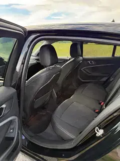 BMW 1er-Reihe 118i, M-Paket Interieur - Exterieur Sport-Line Klein-  Kompaktwagen Bild 8