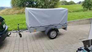 Auto Anhänger mit Plane  