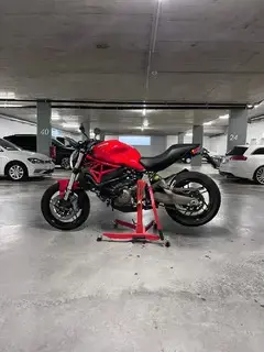 Ducati Monster 821 Bild 3