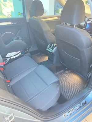 Skoda Superb Kombi 2.0 TDI Bild 5