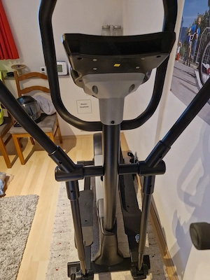Crosstrainer,  neuwertig 180 Euro  Bild 4