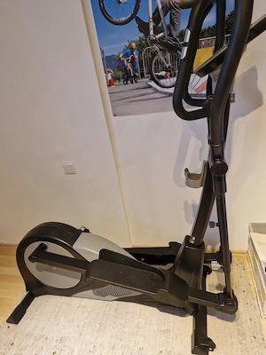 Crosstrainer,  neuwertig 180 Euro  Bild 2