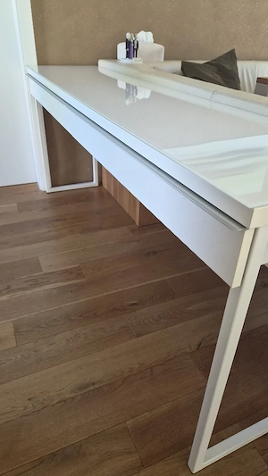 Schreibtisch  Bild 2