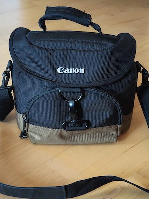 Canon EOS 80D Kamera mit EF-S 18 135 mm Objektiv und umfangreichem Zubehör Bild 5