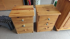 Nachtkästchen, 2 Stück 