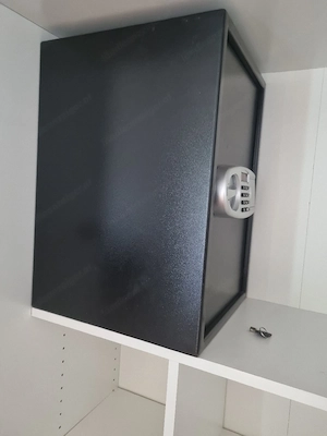 Safe 51cm hoch, 36 cm tief, 35 cm breit  Bild 2