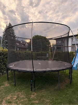 Trampolin der Marke "LeJump"