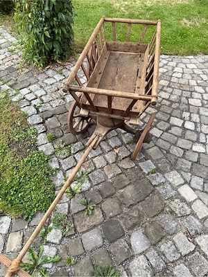 Antiker Bollerwagen tolle Deko Bild 2