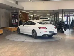 Mercedes-Benz C 200 Bild 8