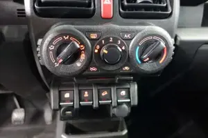 Suzuki Jimny Bild 7
