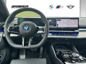 BMW i5 xDrive40 M Sportpaket // Head-Up Display // DAB-Tuner Bild 7