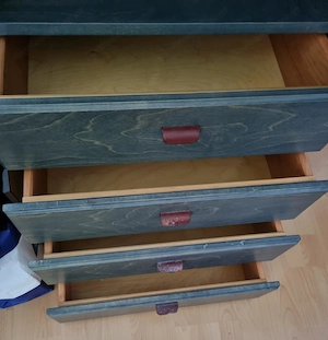 Kommode aus Massivholz Bild 3