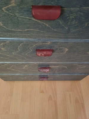 Kommode aus Massivholz Bild 4