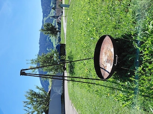 Feuerschale mit Dreibein (und Grillrost)