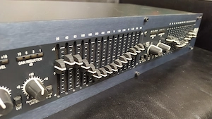 dbx iEQ-15 Graphic Equalizer, 2 x 15 Band Bild 2