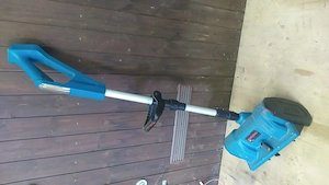 Total bescheuerte Elektro Schneeschaufel im Makita Farbstil (eh klar..) Bild 3