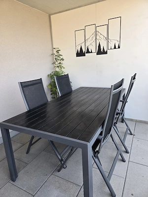 Gartentisch mit Stühle