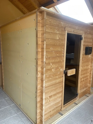 Außen Sauna - Isolierte Blockbohlen-Sauna mit neuem 9 kW Ofen Bild 2