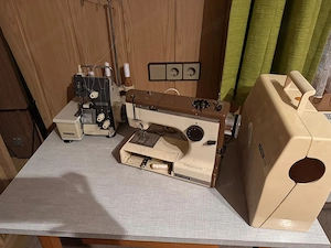 Overlock - Nähmaschine Bild 2