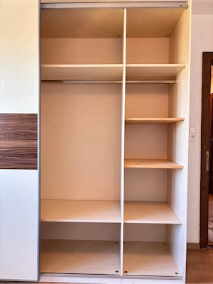 Moderner Schwebetürenschrank  Bild 4