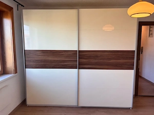 Moderner Schwebetürenschrank  Bild 3