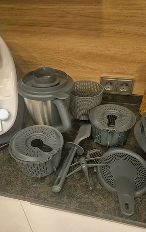 Thermomix TM6   2 Mixtöpfe & umfangreiches Zubehör Bild 3