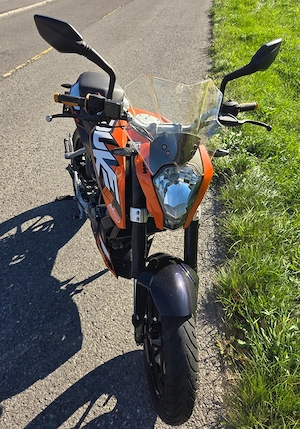 KTM Duke 125 1  km, L3E Leichtmotorrad, 11 KW Bild 2