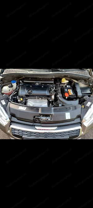 Peugeot 208 Benzin  Active 1,4 VTi 95 - km 53.300 Nur -Frau Auto Bild 5