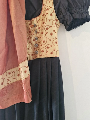 Dirndl inkl. Bluse Bild 4