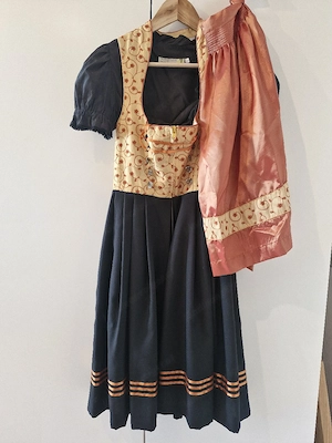 Dirndl inkl. Bluse Bild 2