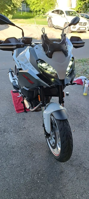 BMW f900xr
