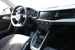 Audi A1 S line SB LED+ SportS CarPlay Kam 17Z Keyless 1... Bild 9