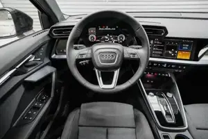 Audi A3 Sportback 40 TFSI S-tronic quattro S-Li -LAG. 150 kW (204... Bild 8