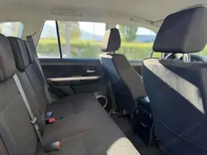 Suzuki Grand Vitara 1.9D Allrad NUR 80.000 KM TÜV NEU Bild 6
