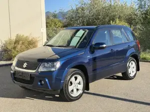 Suzuki Grand Vitara 1.9D Allrad NUR 80.000 KM TÜV NEU Bild 3
