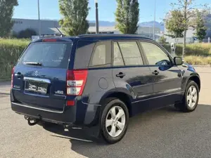 Suzuki Grand Vitara 1.9D Allrad NUR 80.000 KM TÜV NEU Bild 5