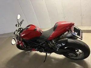 Ducati Streetfighter 1098  Bild 2
