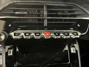 Peugeot 2008 Bild 17