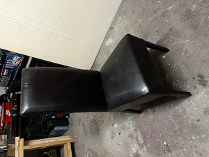 Esstisch & 5 Stühle aus Kunstleder Bild 3