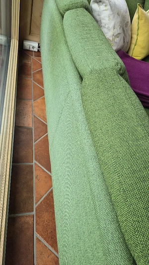Grüne Stoffcouch Bild 2
