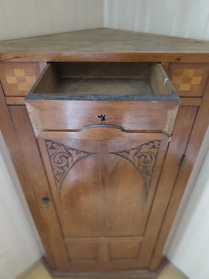 Jugendstil Eckschrank  Bild 3